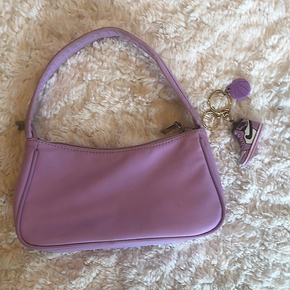 Purple purse w key chain🎀